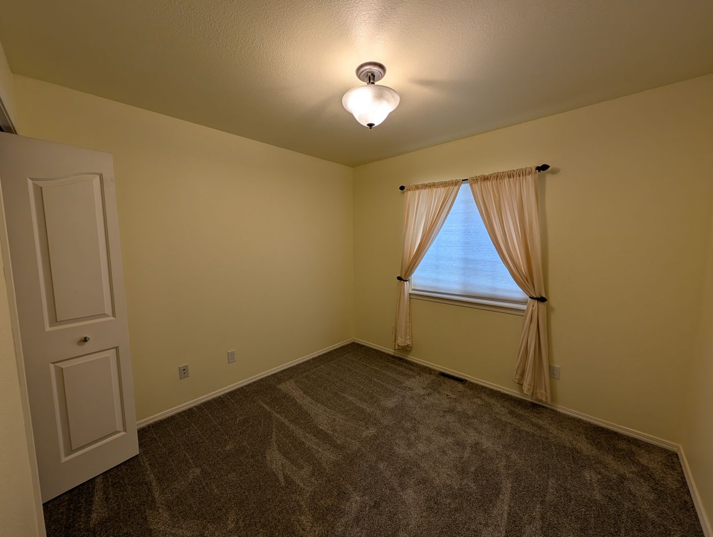 Beautiful 3 Bedroom Home In A Quiet Neighborhood – photo 4
