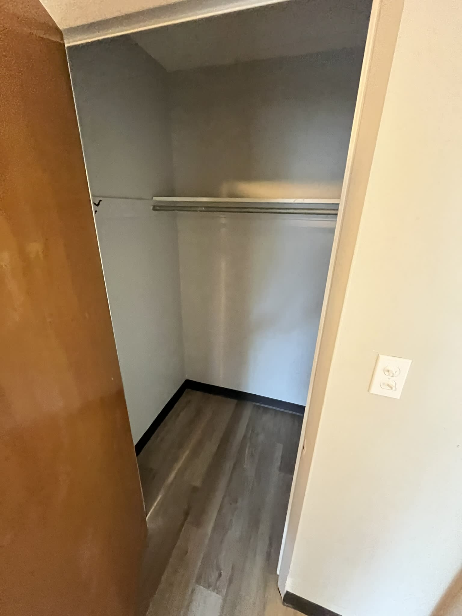 17731 Lakeshore Boulevard – photo 4