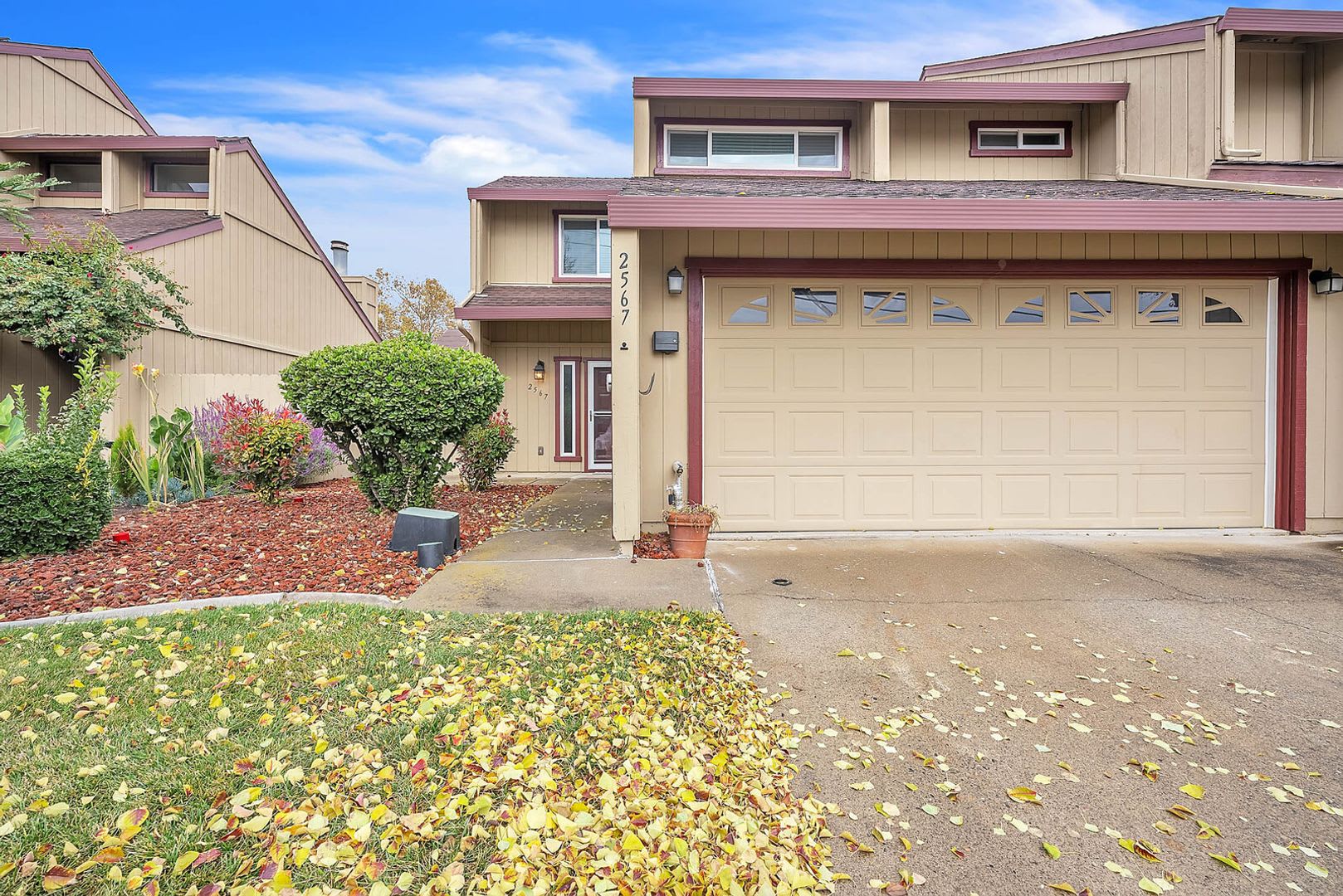 2567 Higgins Rd – photo 2