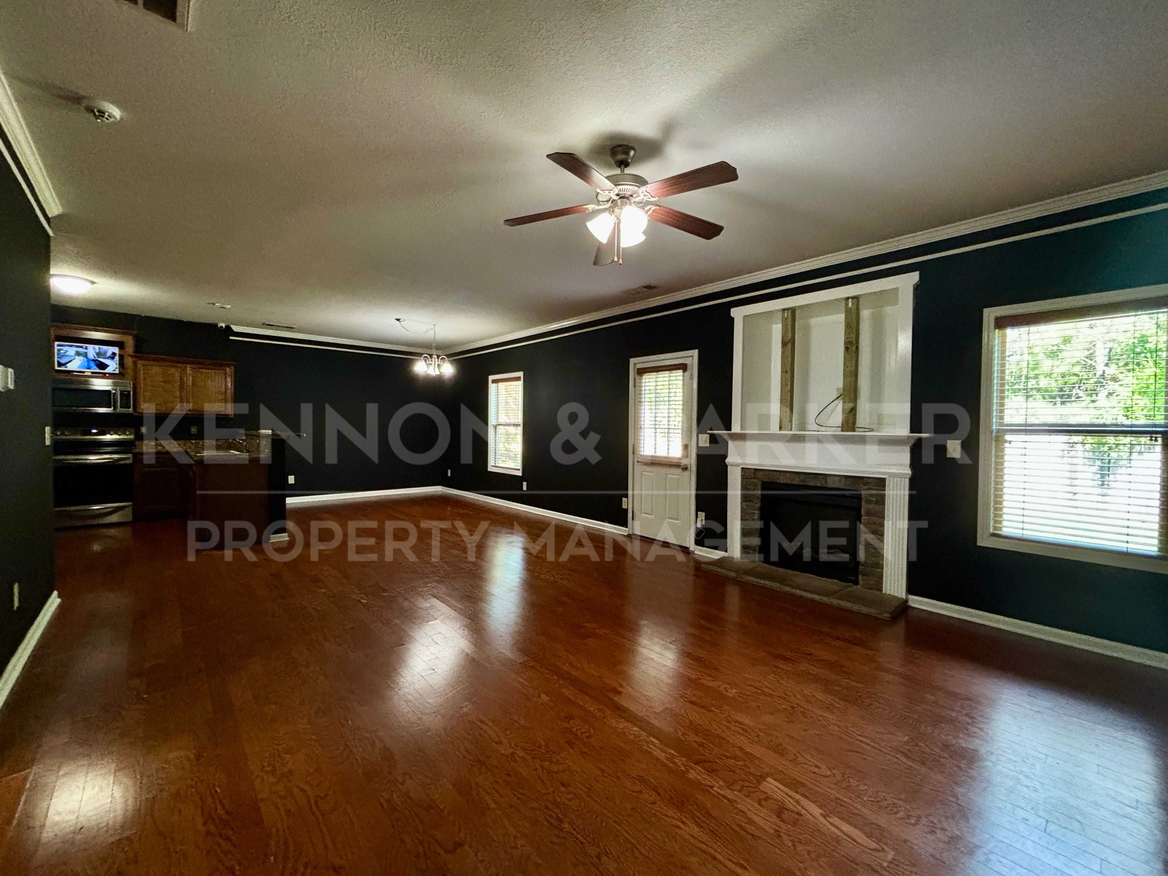1910 Westminster Dr – photo 2