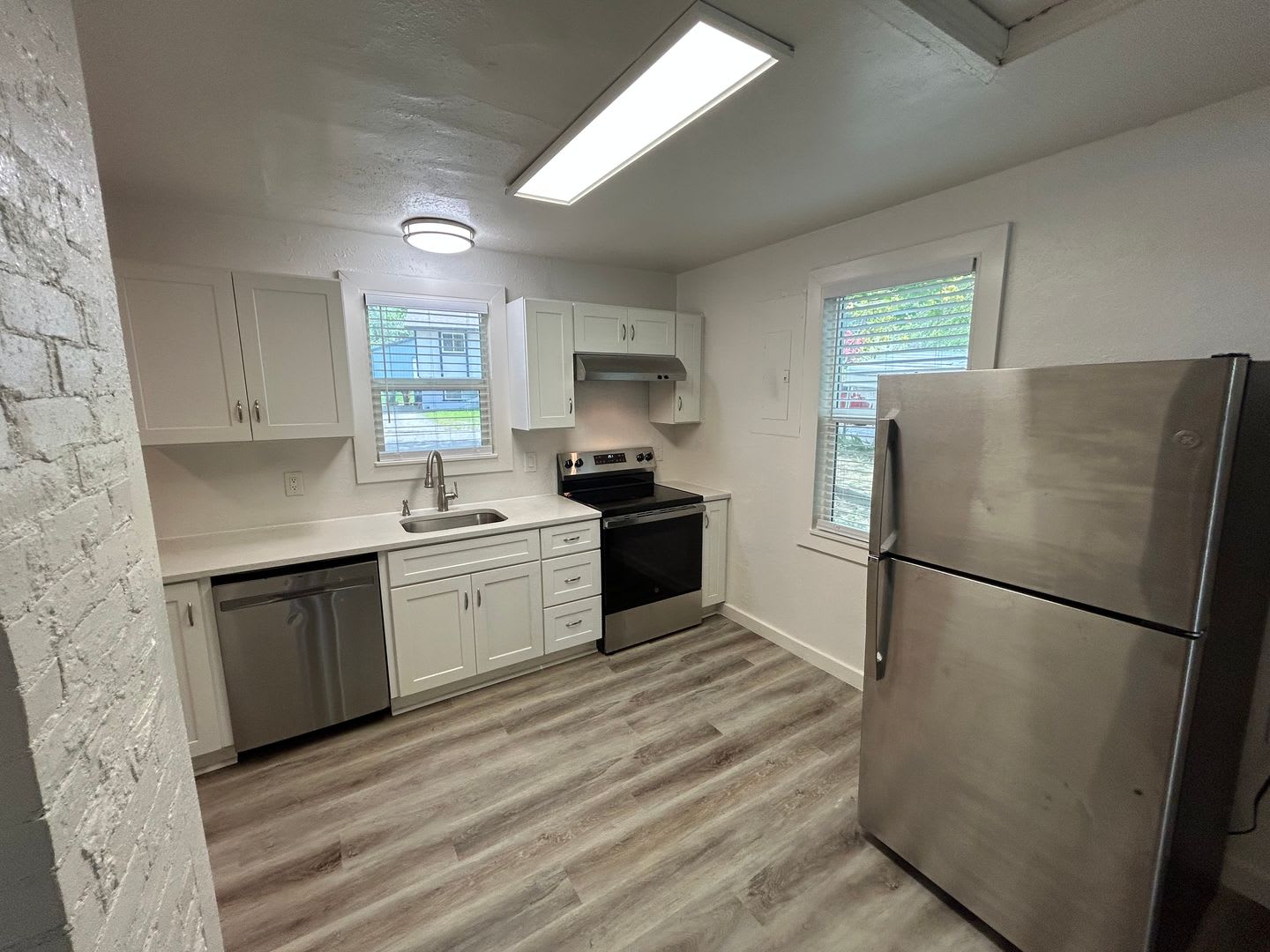 Cute 3 Bedroom, 1 Bathroom House on Sunset Hill! – photo 5