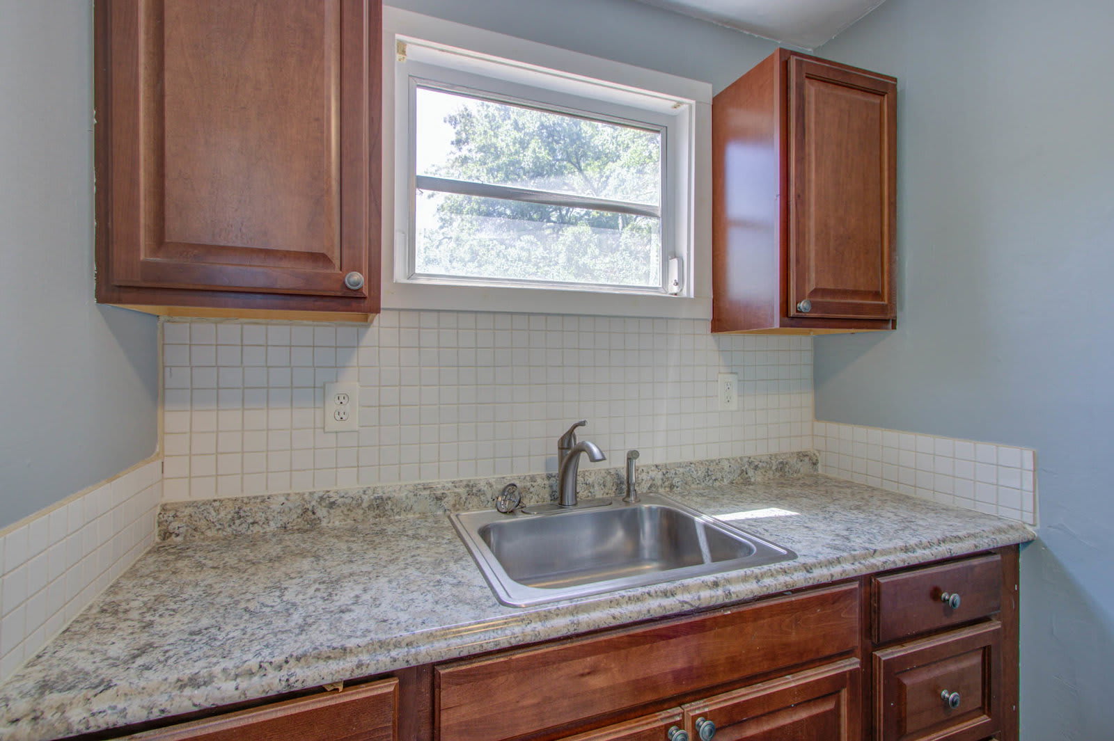 1833 Orangeburg Street – photo 4