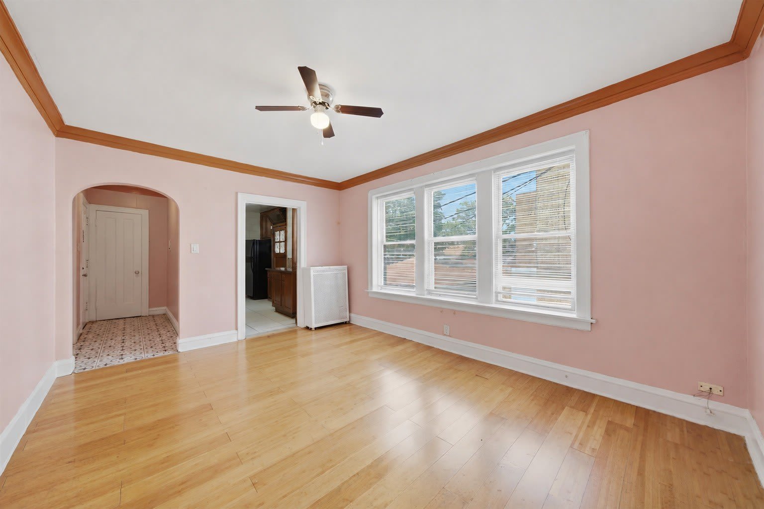 6316 N Artesian Avenue – photo 3