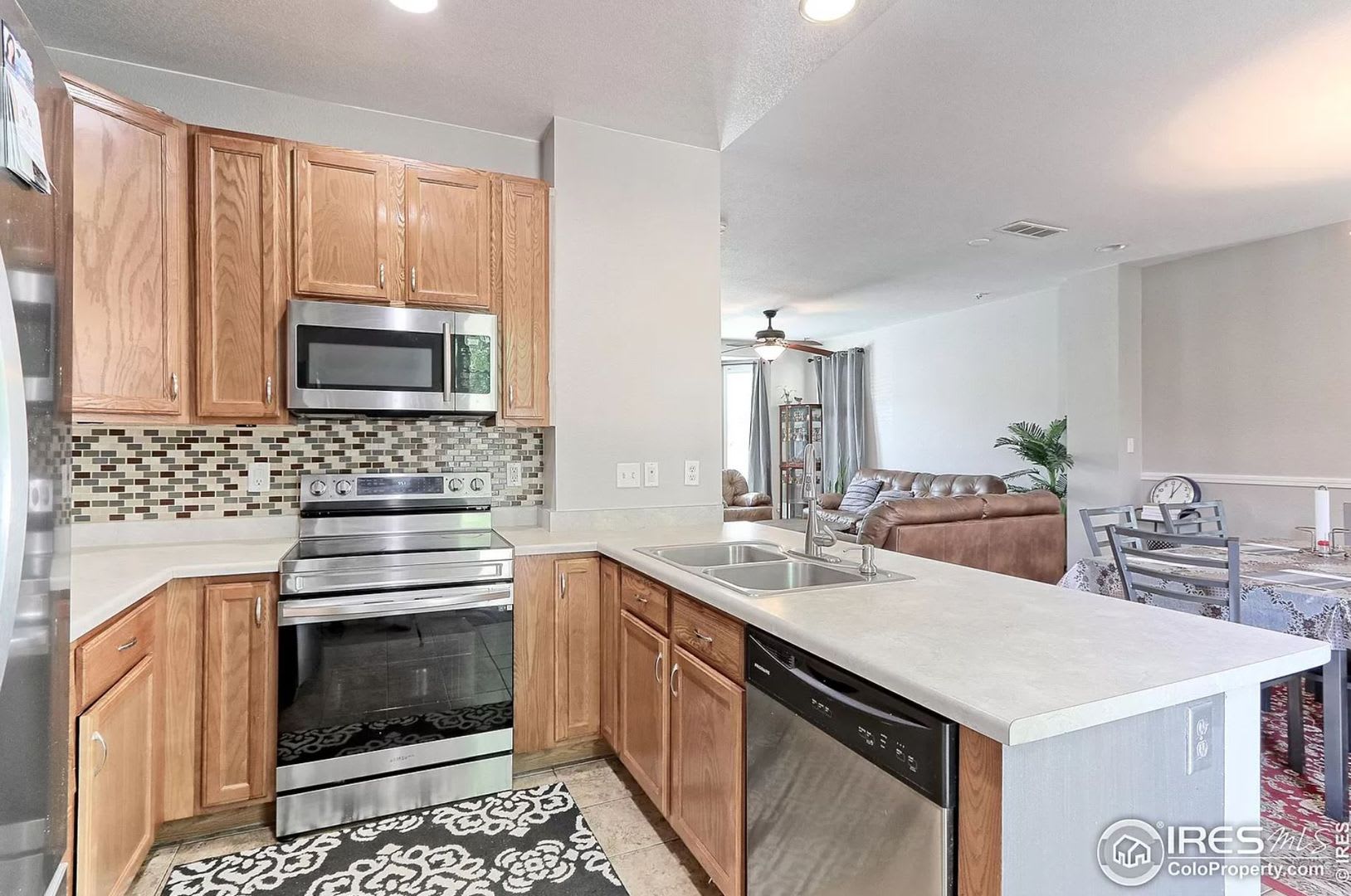 Must see paired home in Coal Creek – photo 3