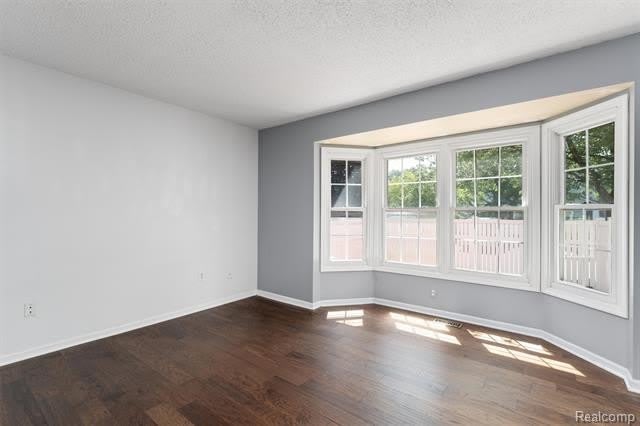 42253 Old Pond Circle – photo 3