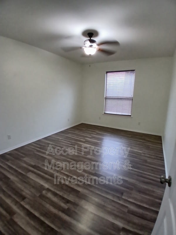 128 San Jacinto St – photo 5