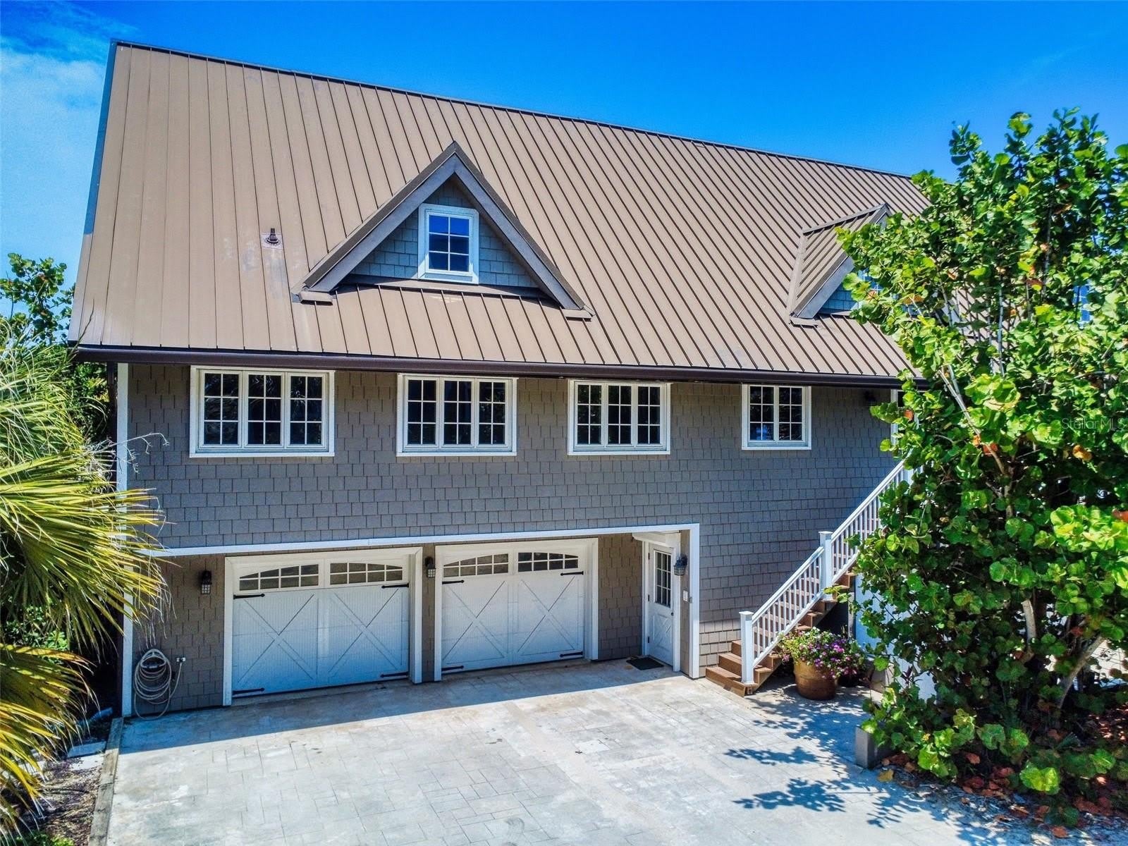 1913 HILL Street – photo 1