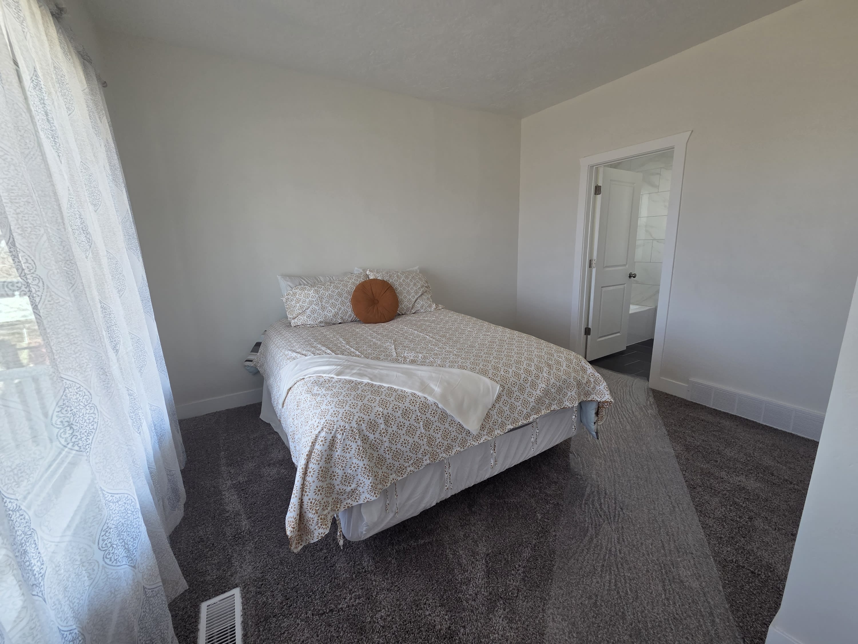 152 North 200 West Street#A – photo 2