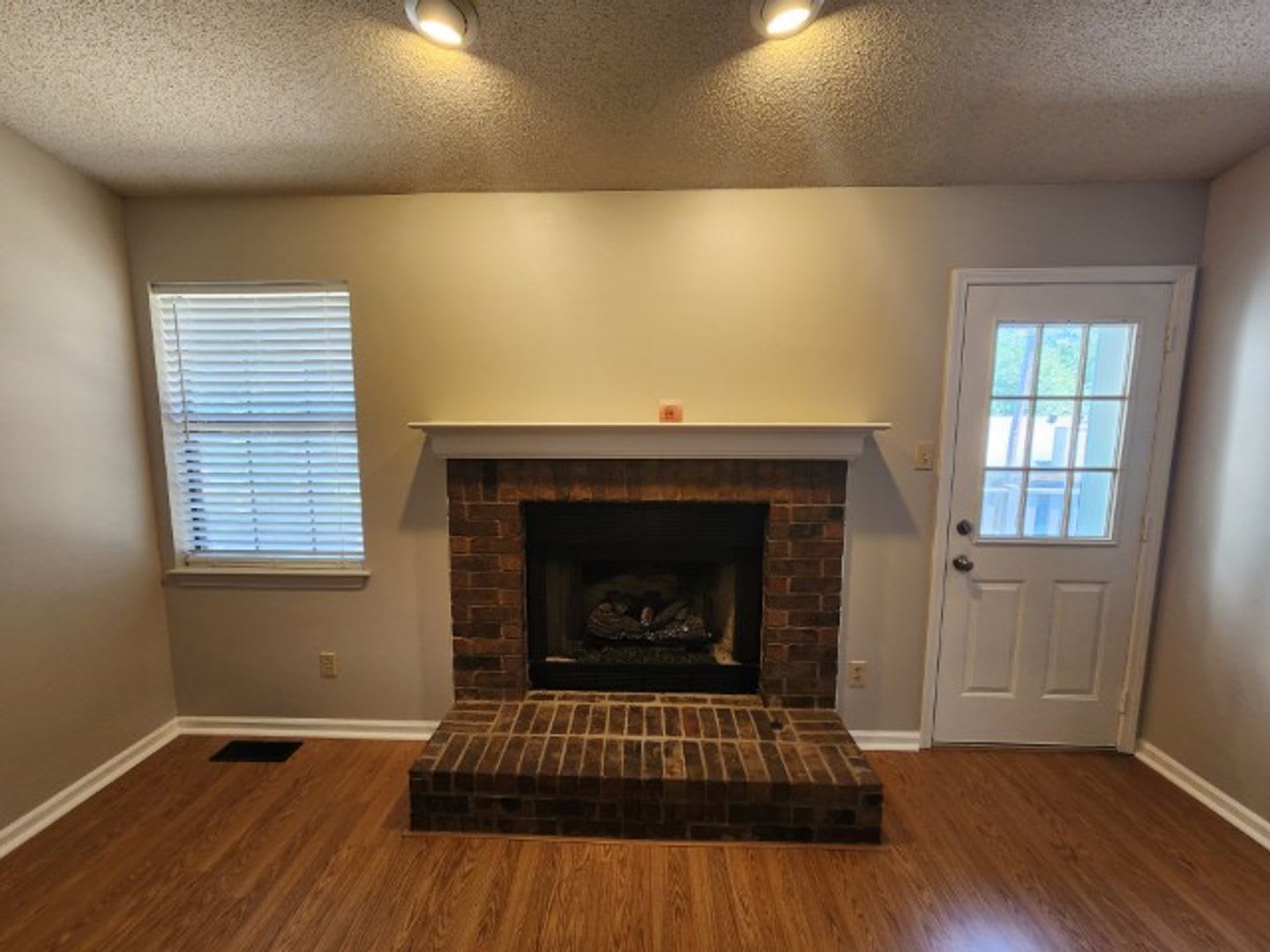 Welcome Home To 309 Shadow View West Little Rock Newly Updated For Rent Move In Special Zero Deposit Option Please Read The Full Description – photo 4