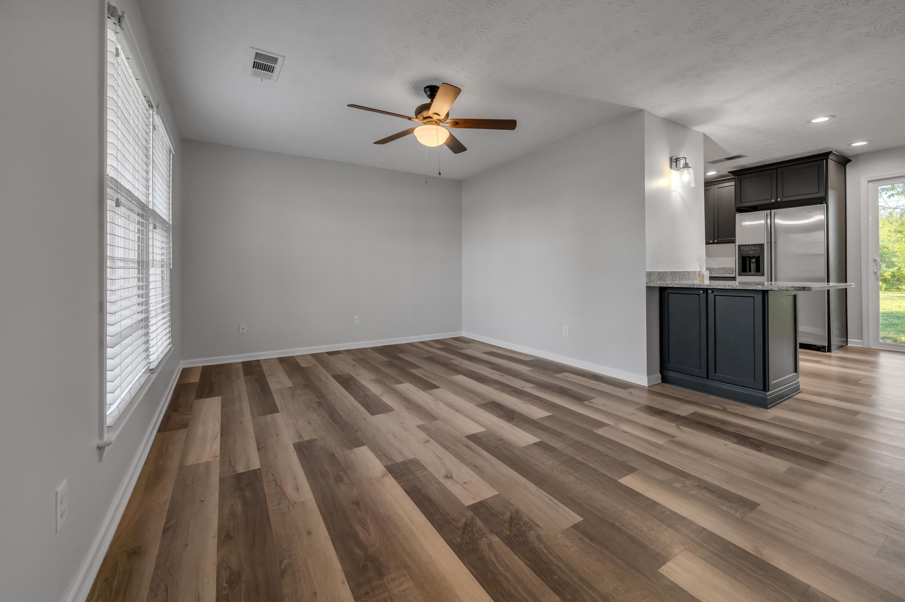 221 Quebec Way – photo 2