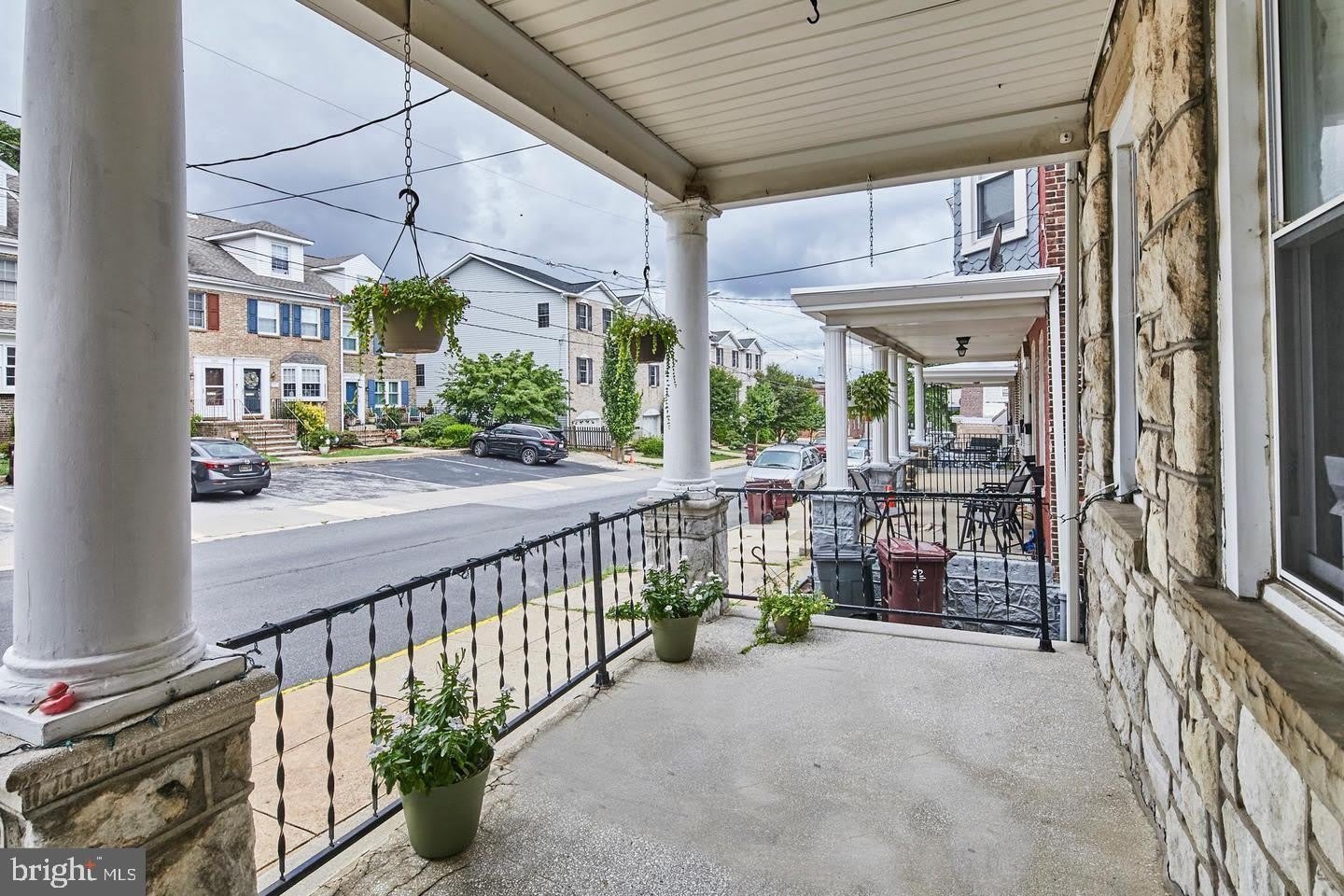1607 W 9TH ST – photo 3