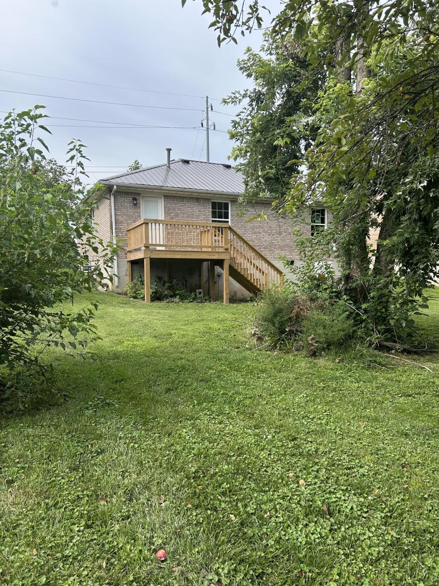 909 E Irvine Street – photo 4