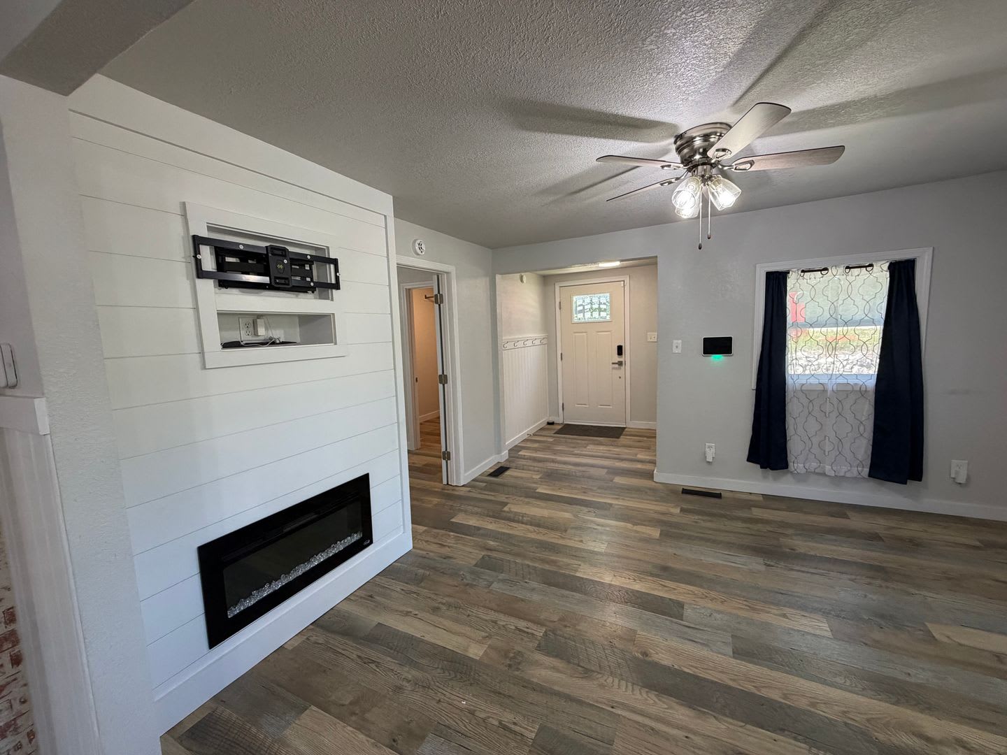 2 Bedroom House Available in Crocker, MO! – photo 3
