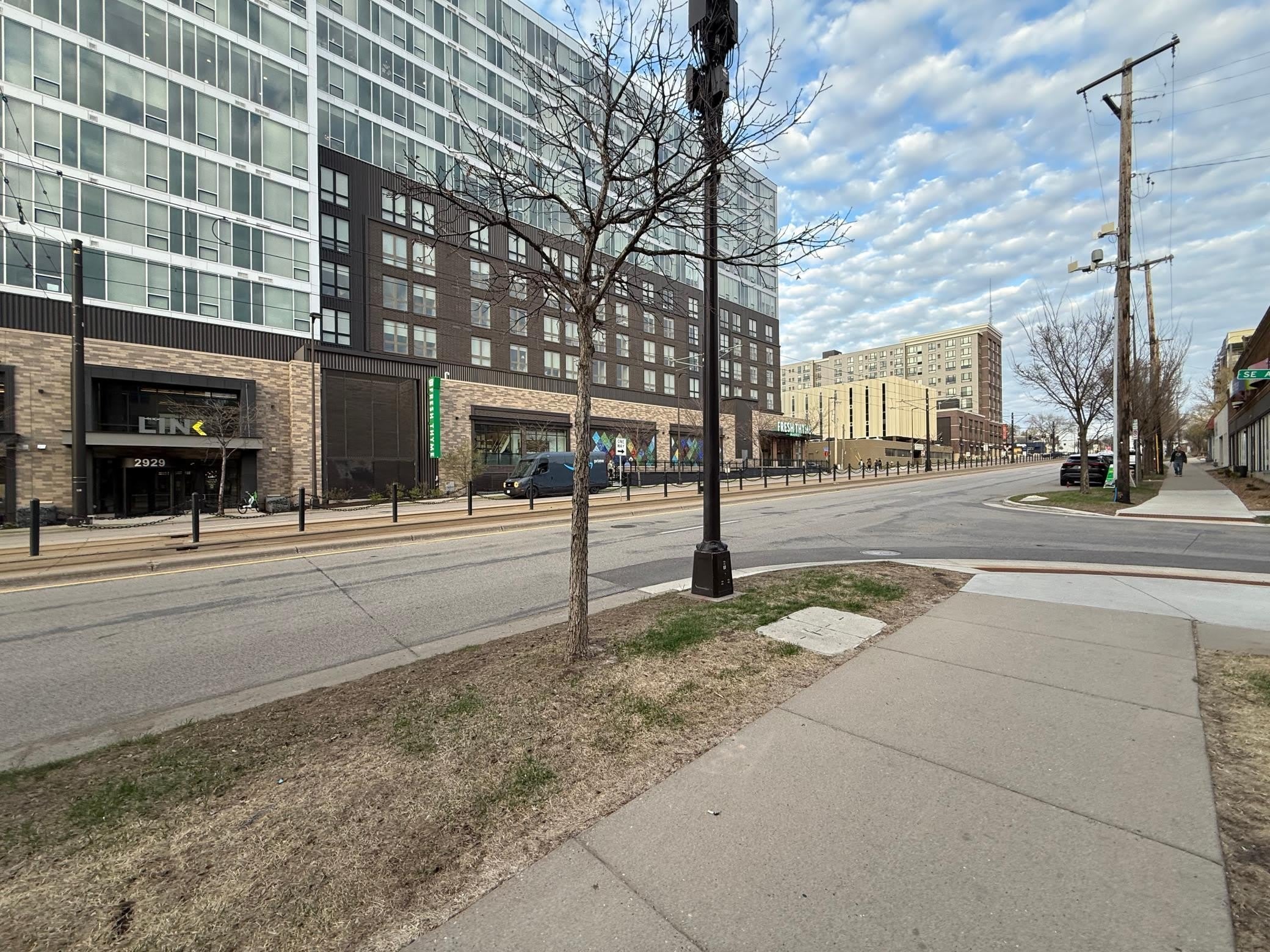 2900 University Ave SE – photo 3