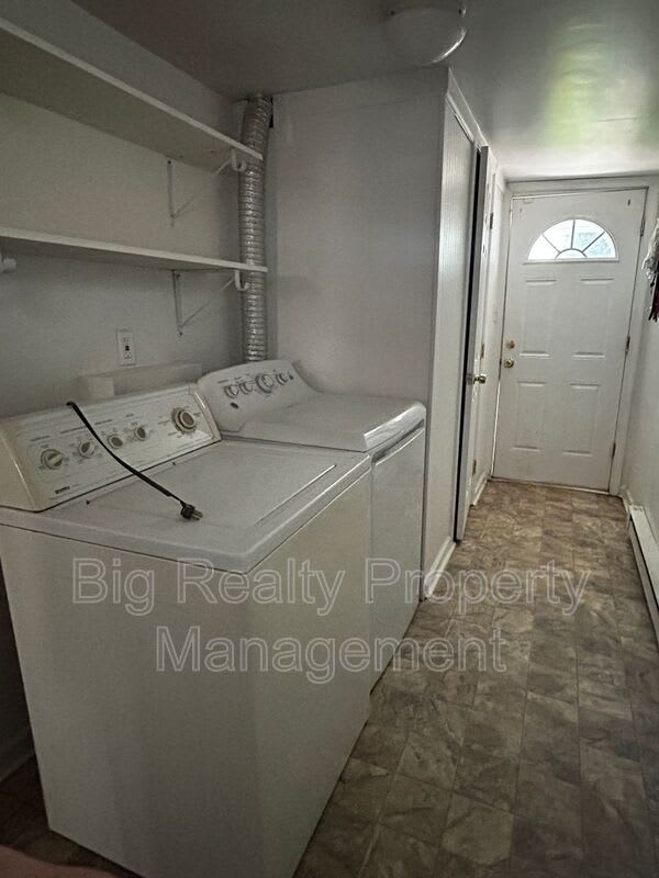441 Walnut St – photo 3