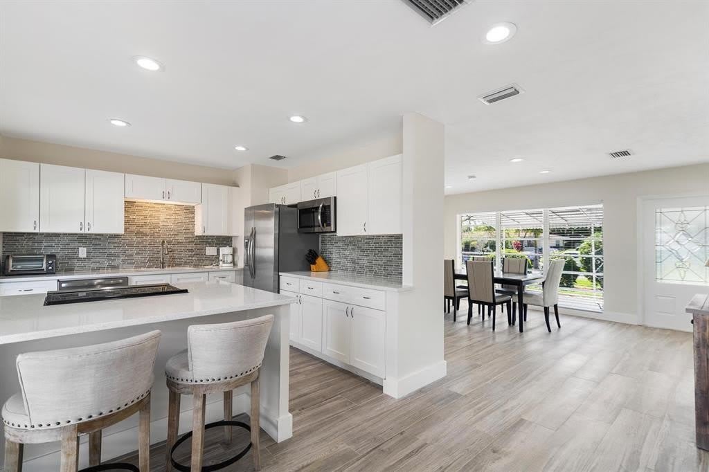 2501 Ne 12Th Street – photo 3