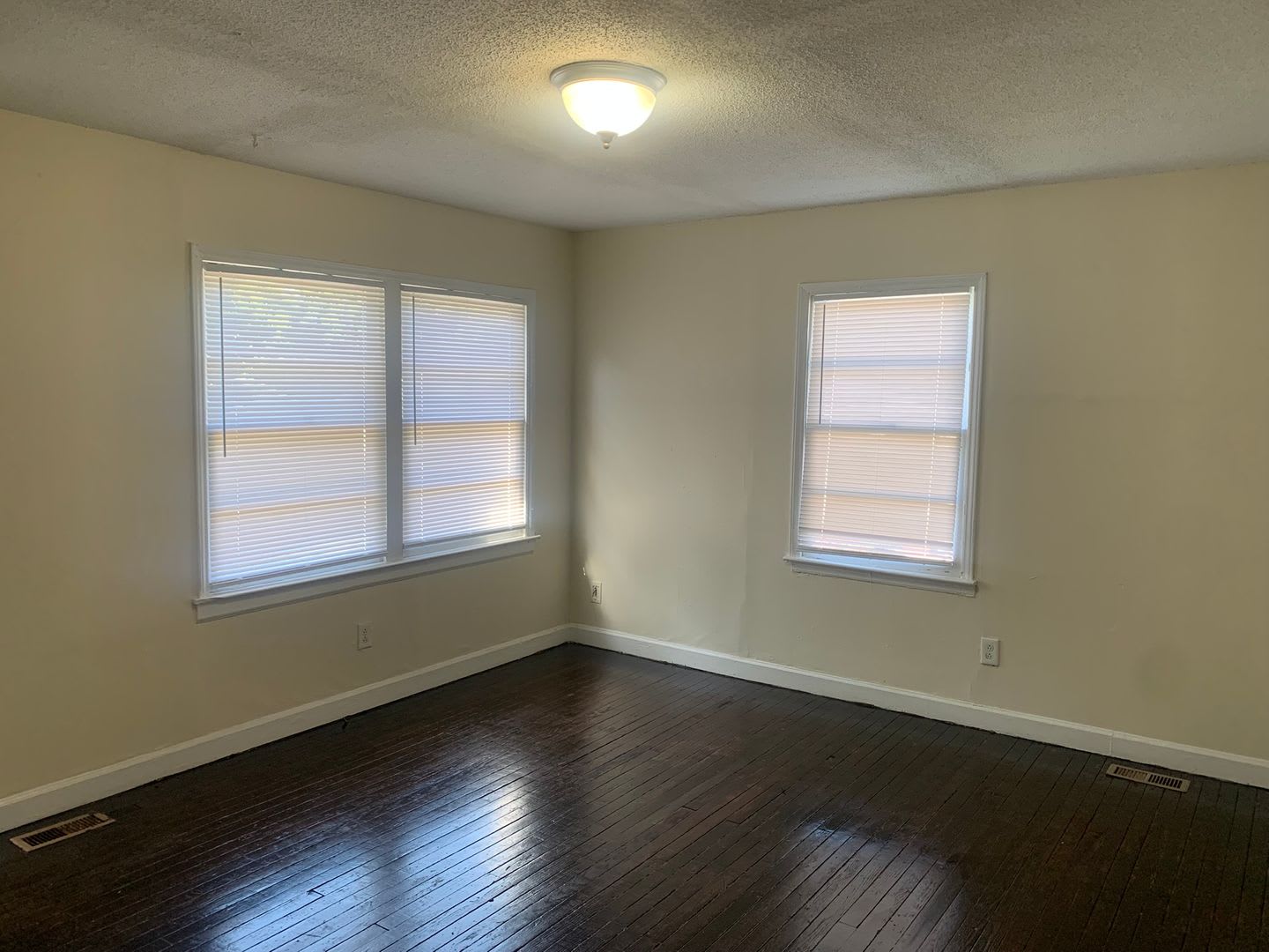 Adorable Three Bedroom Home! – photo 2