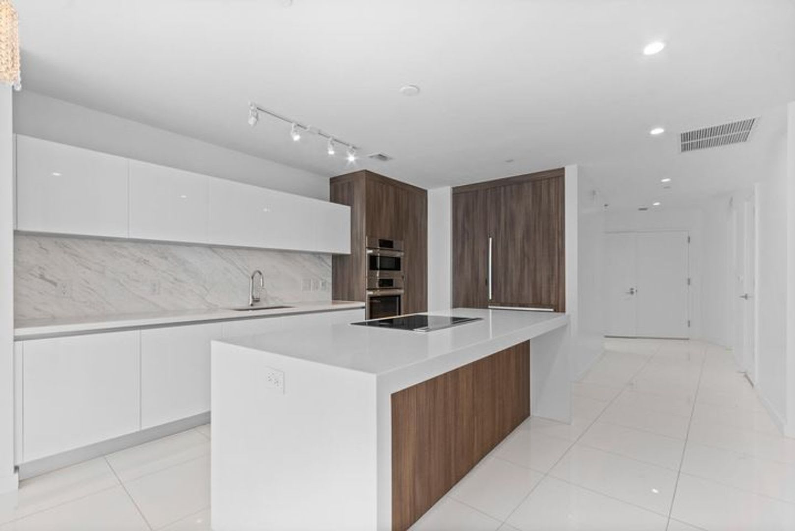 851 NE 1st Avenue 3512, Miami, FL 33132 – photo 3