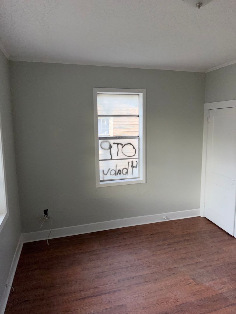 5 bedrooms 2 baths – photo 5