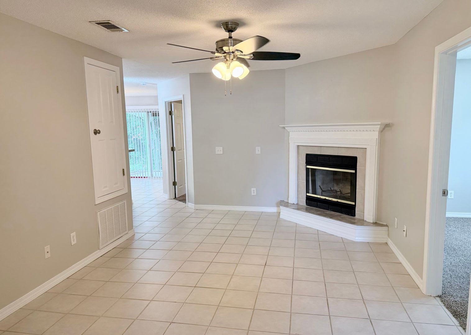 Charming 3-Bedroom Home – photo 3