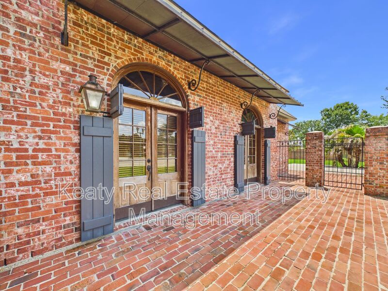 104 Studio Court (Main House) – photo 5