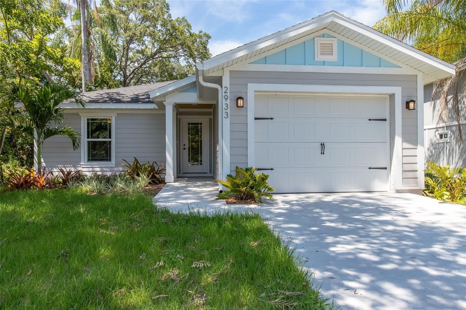 2933 MAIDEN Lane – photo 1