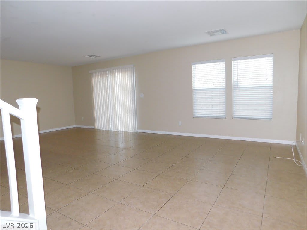 9210 VALLEY RANCH Avenue – photo 4