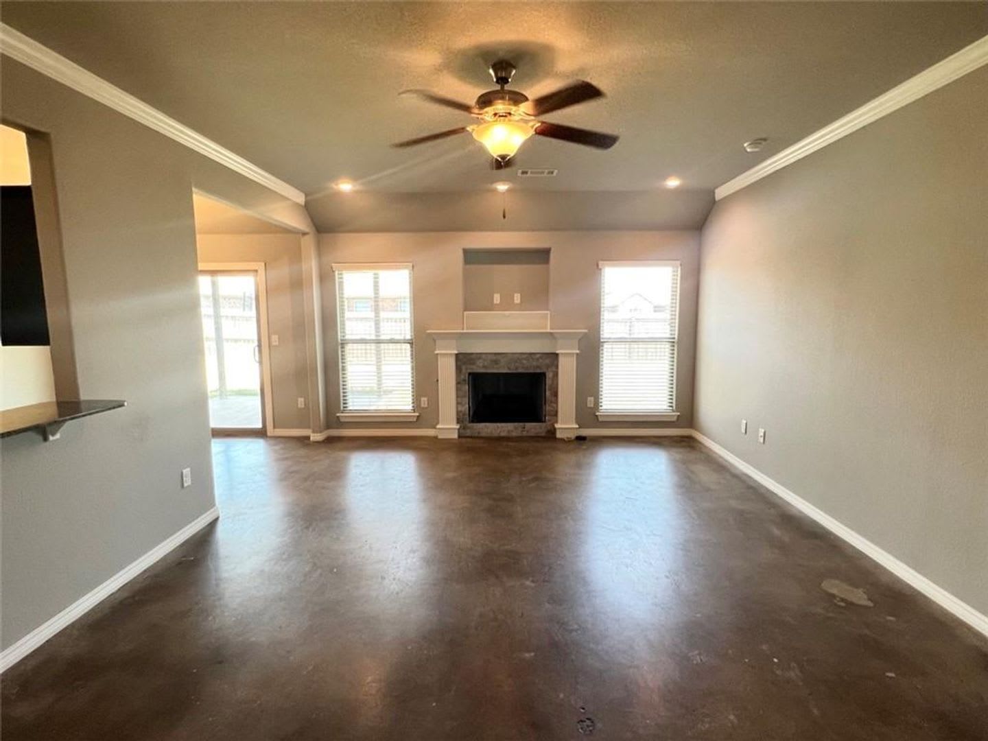 Nice 3 Bed 2 Bath Home In Centerton – photo 3