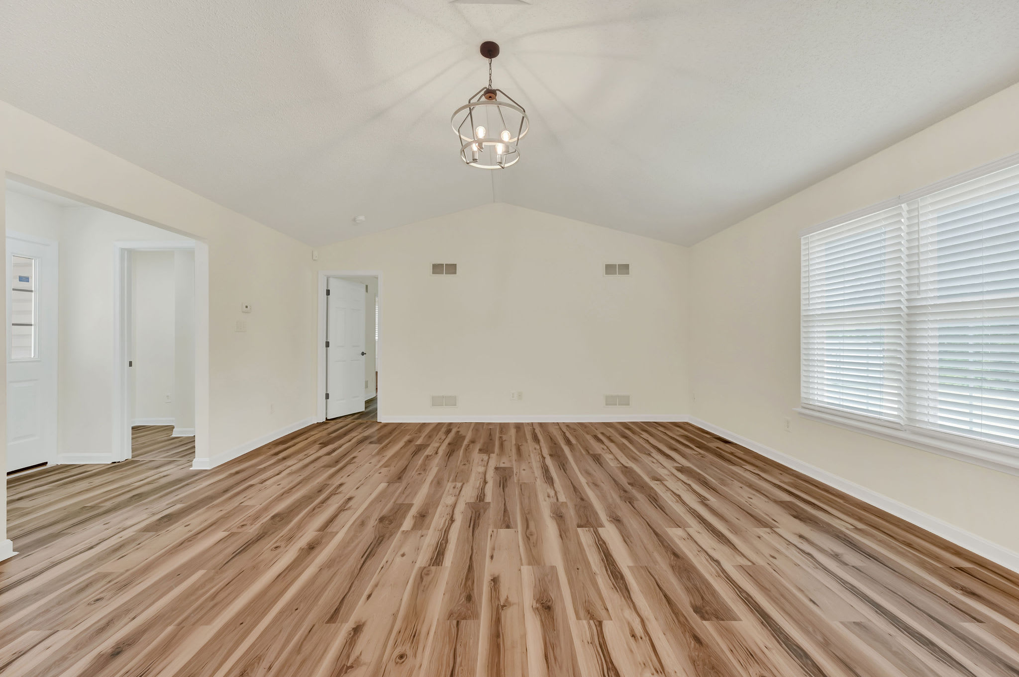 270 Oaknoll Ave – photo 5