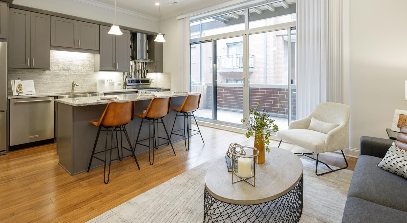 1031 W Monroe St – photo 2