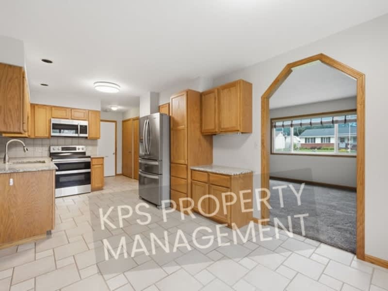 1915 Cypress Lane – photo 4