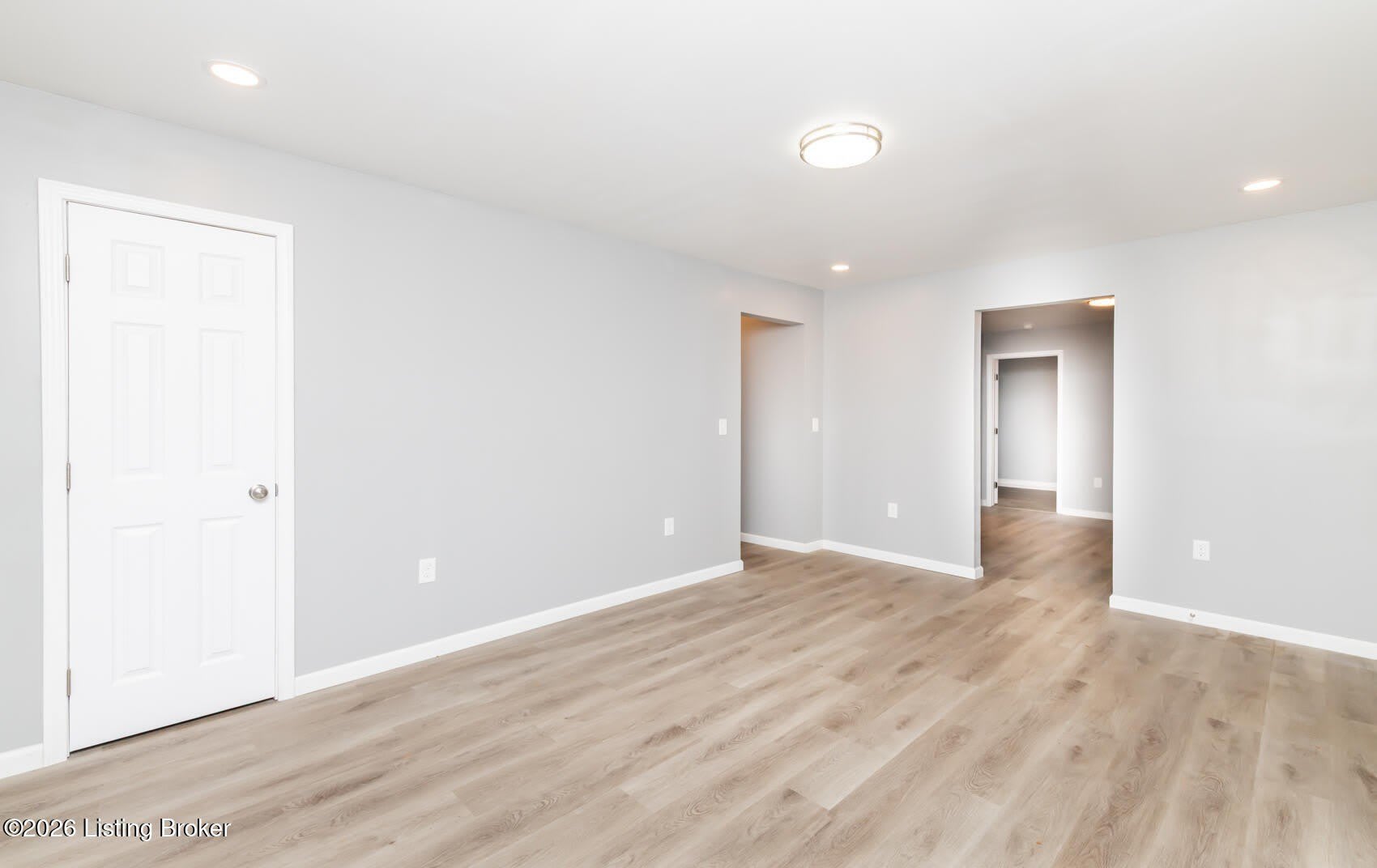 204 W Warfield St – photo 3