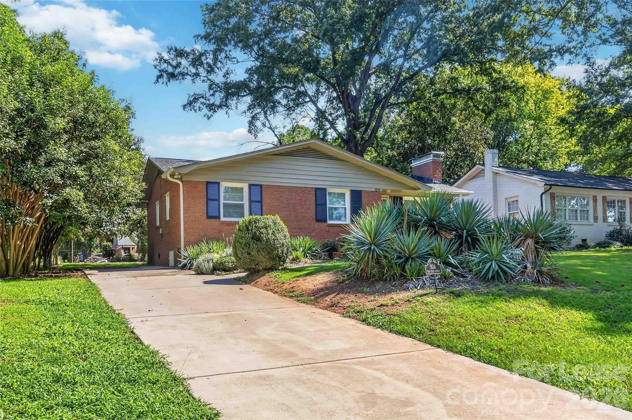 1634 Van Buren Avenue – photo 5
