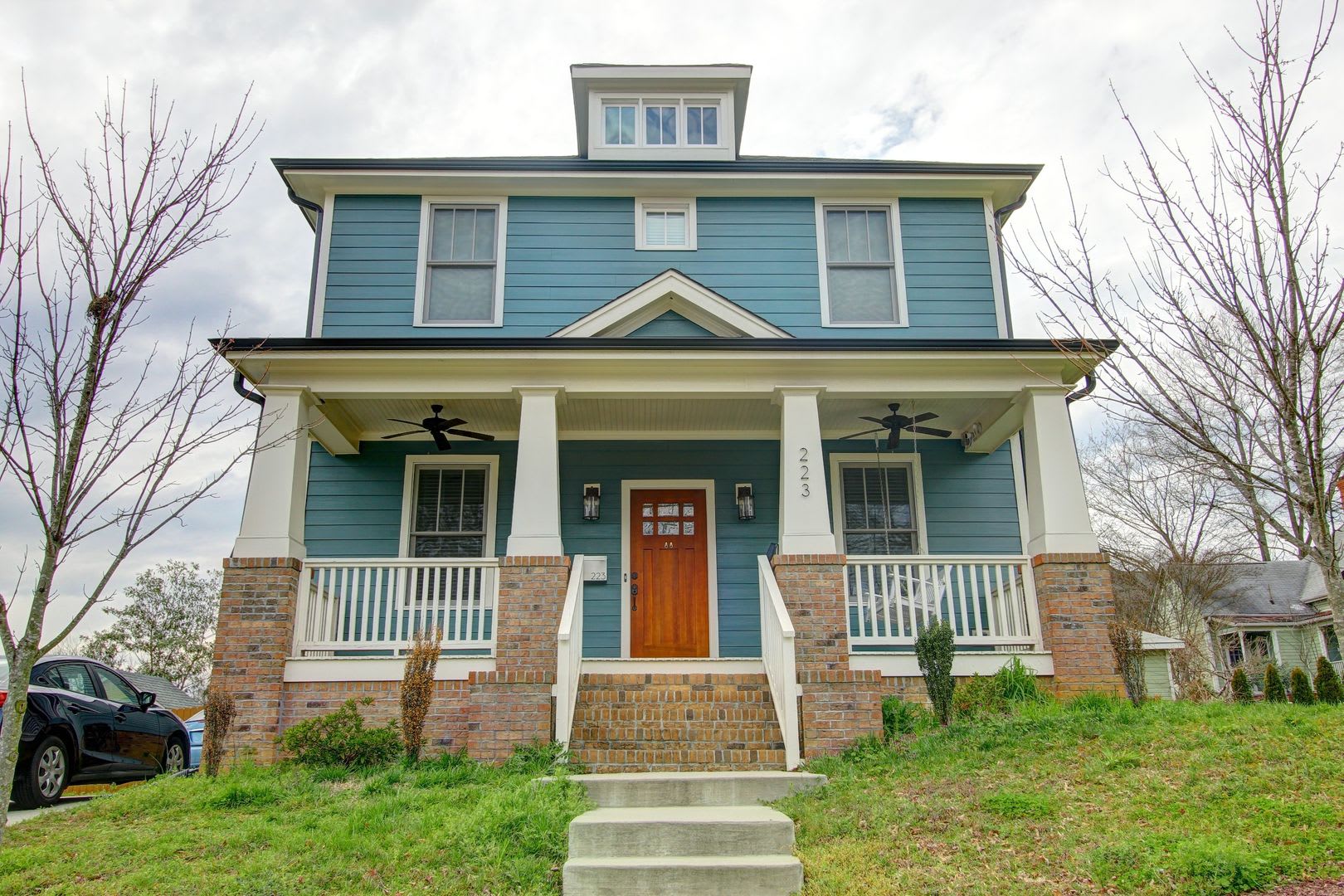 Price Reduced Beautifully Spacious 3Bd 2 5Ba Home Just Minutes From Downtown Durham With Fenced In Backyard – photo 1