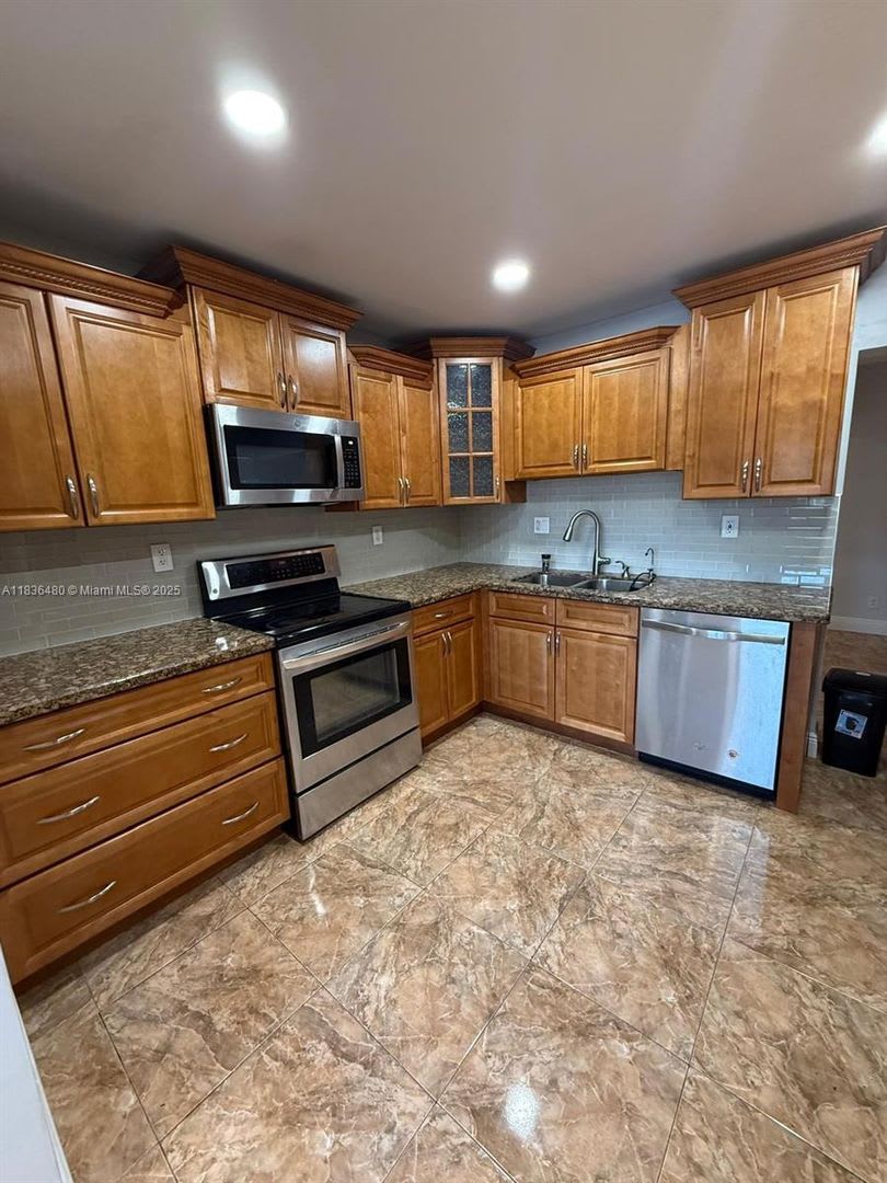 4281 NW 35th Terrace, Lauderdale Lakes, FL 33309 – photo 2