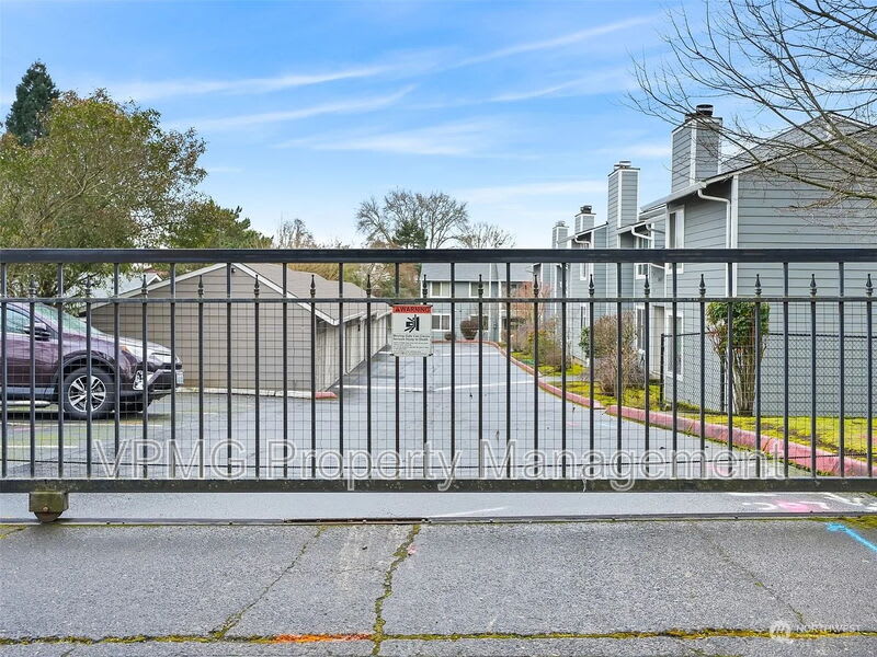 5415 Northeast 34Th Street Unit B – photo 2