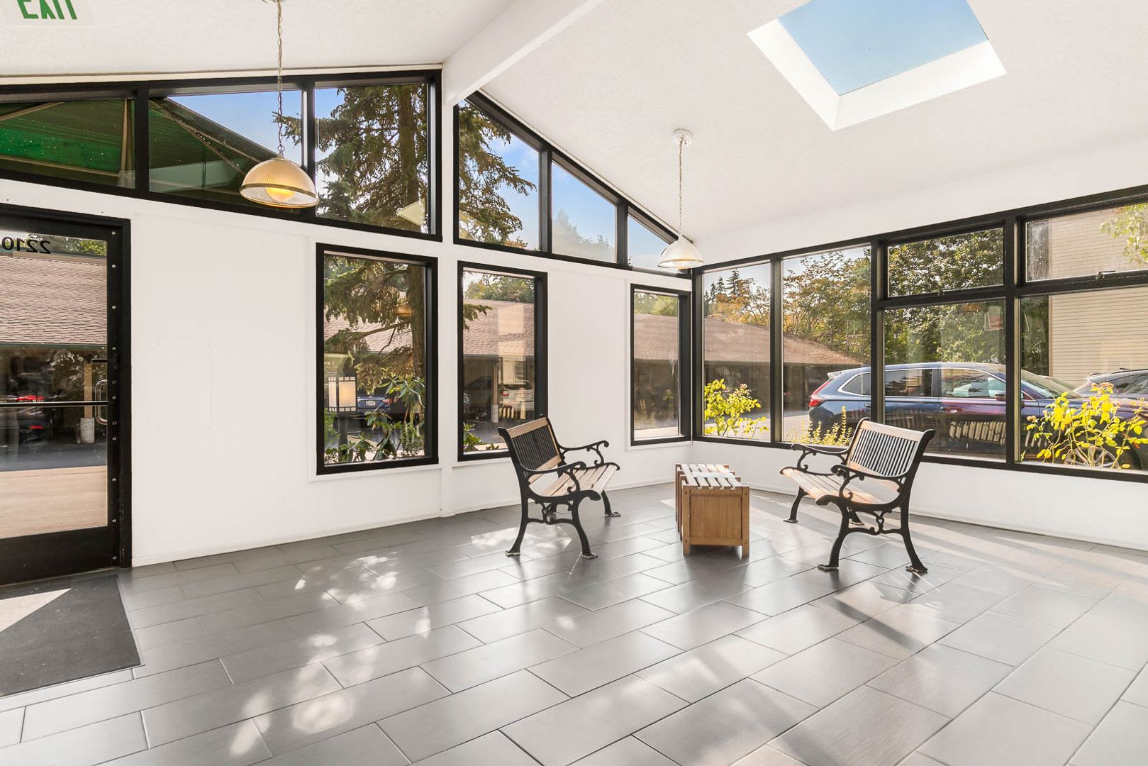 Spacious 2Br Ground Floor Condo With Oversized Private Deck – photo 3