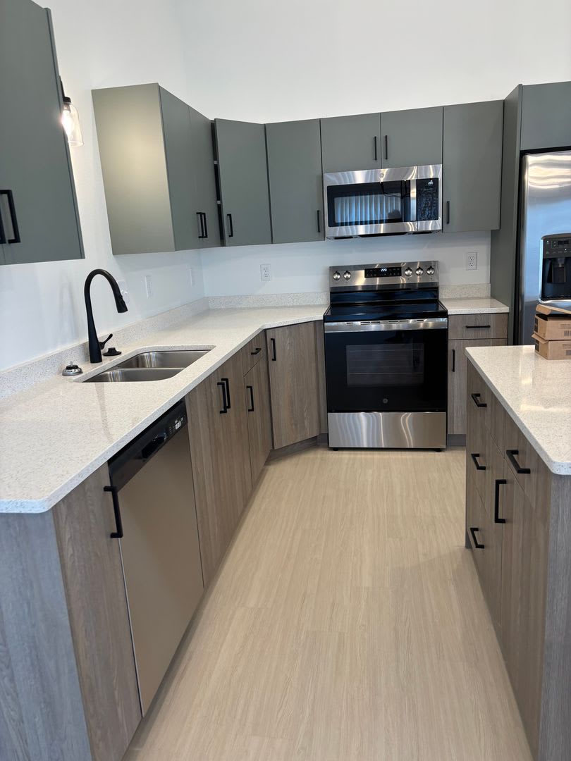 3 Bed 3 Bath Townhome – photo 3