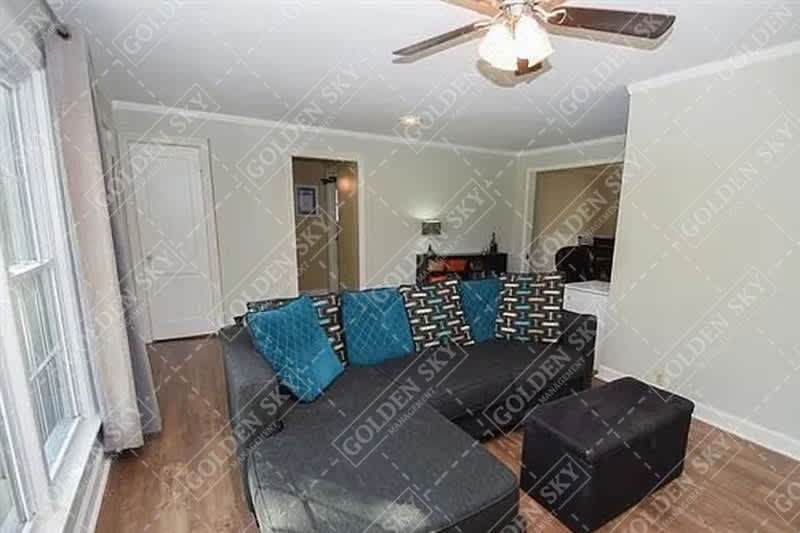 2605 North Maplewood Avenue – photo 2