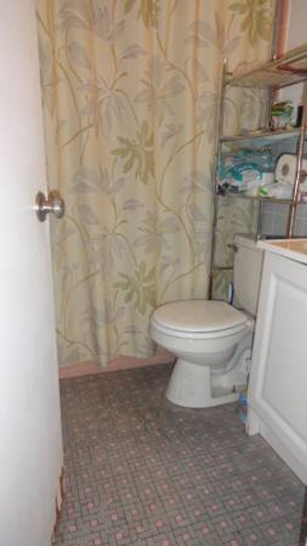 1 Bed Close to BU – photo 4