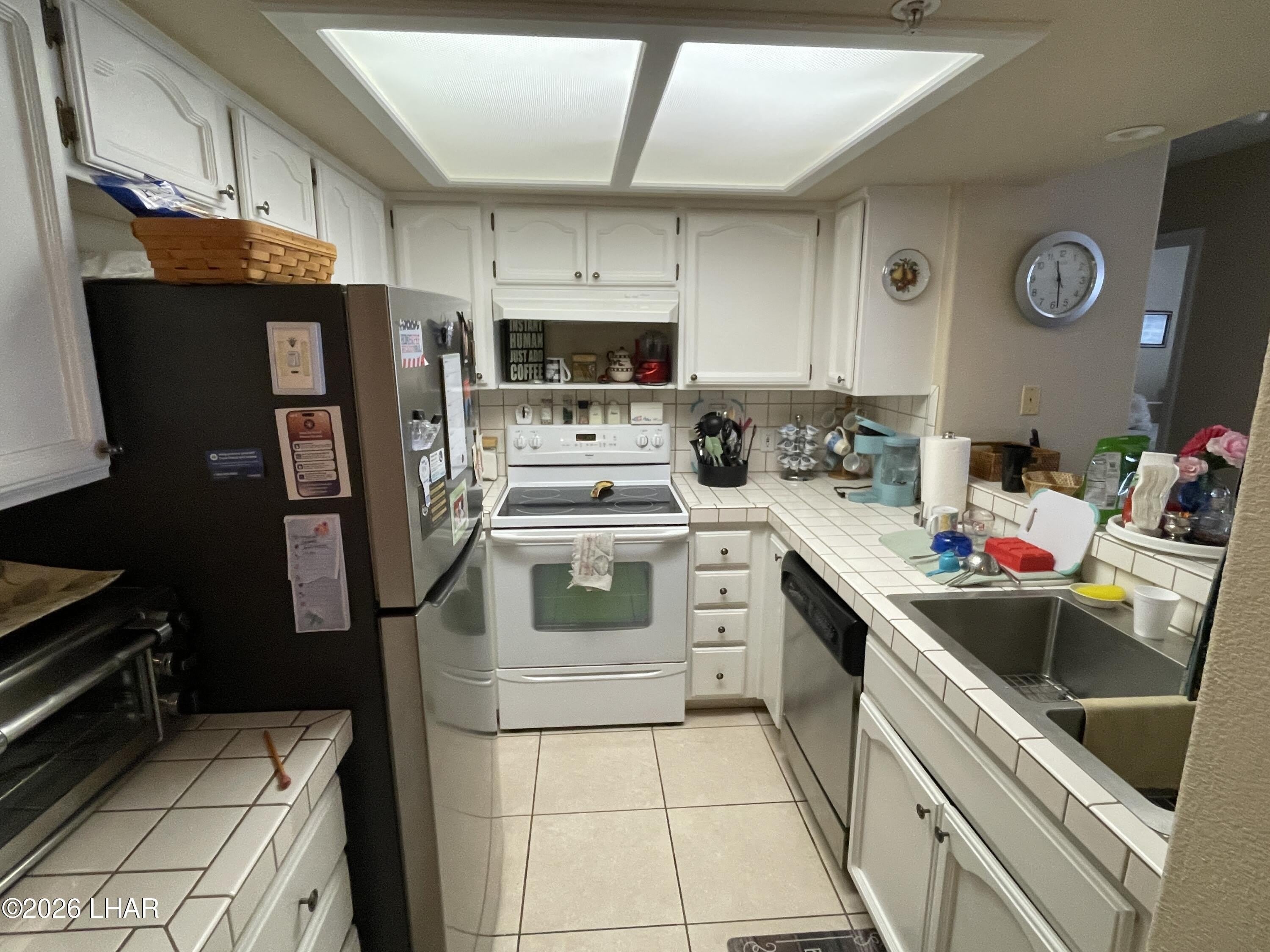 470 Acoma Blvd S – photo 1