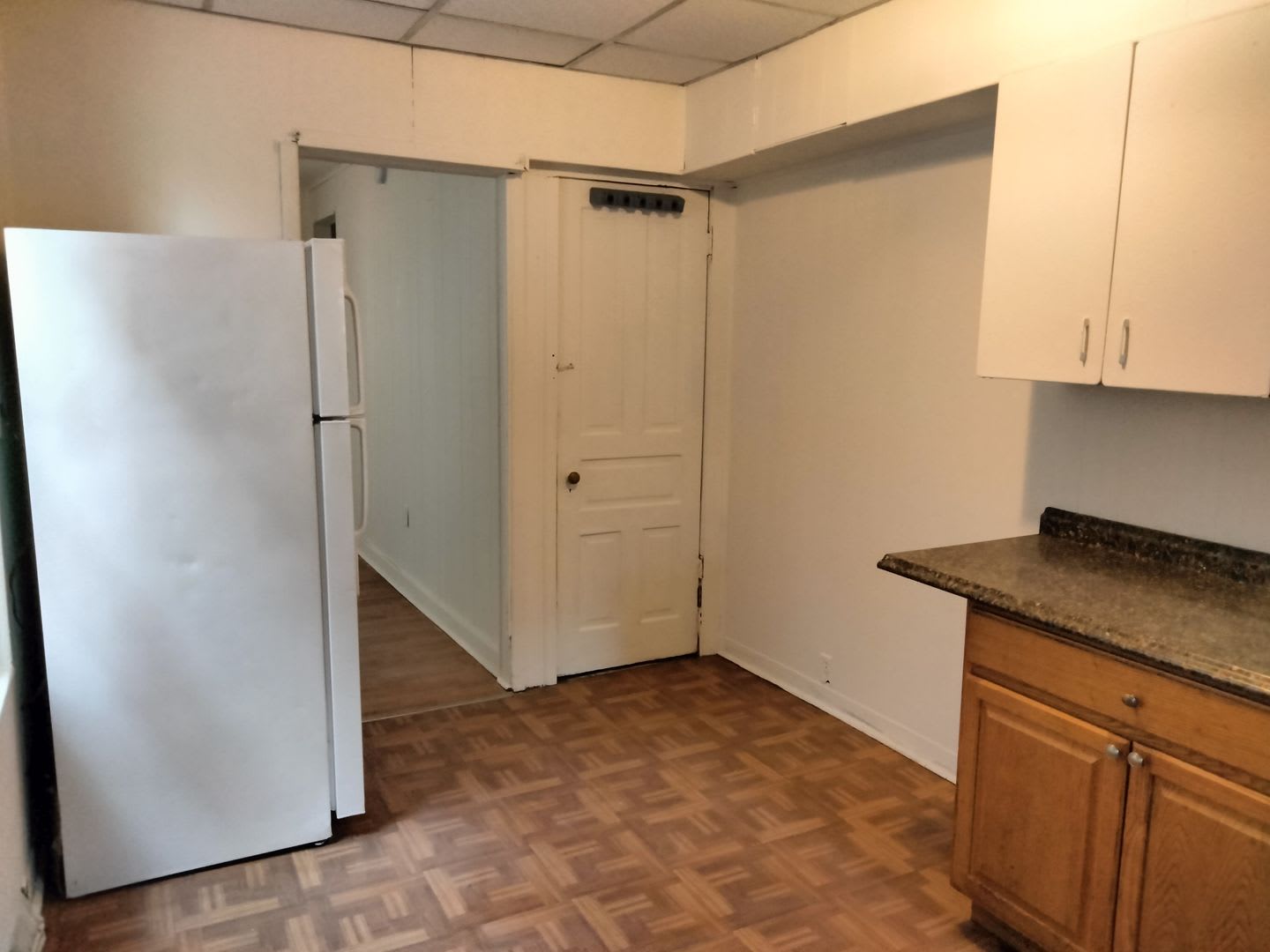 Spacious 5 Bedroom, 1 Bathroom Single-Family Home with Yard – Allentown – photo 2
