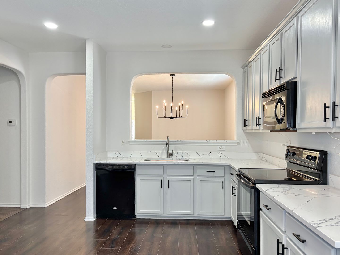 Gorgeous 4 bed, one story home! – photo 3