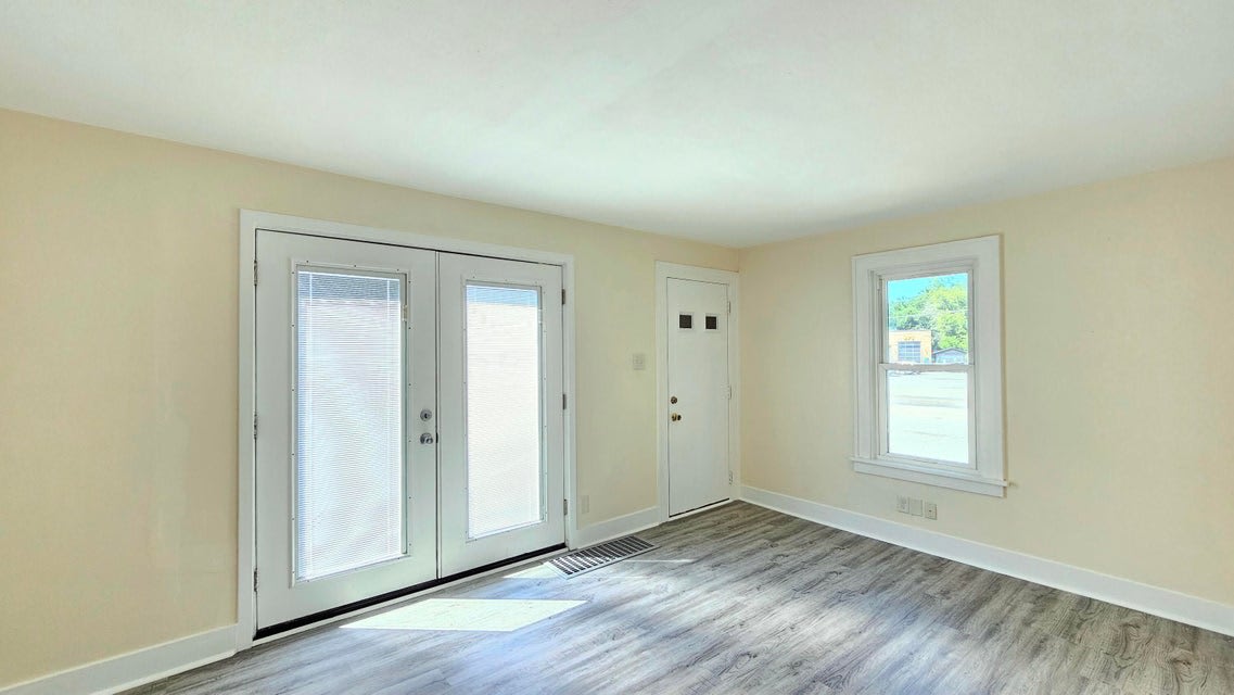 2406 Franklin Street – photo 2