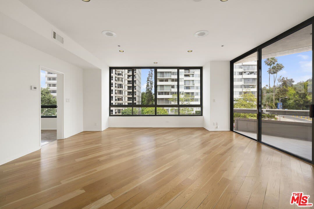 10430 Wilshire Blvd – photo 5