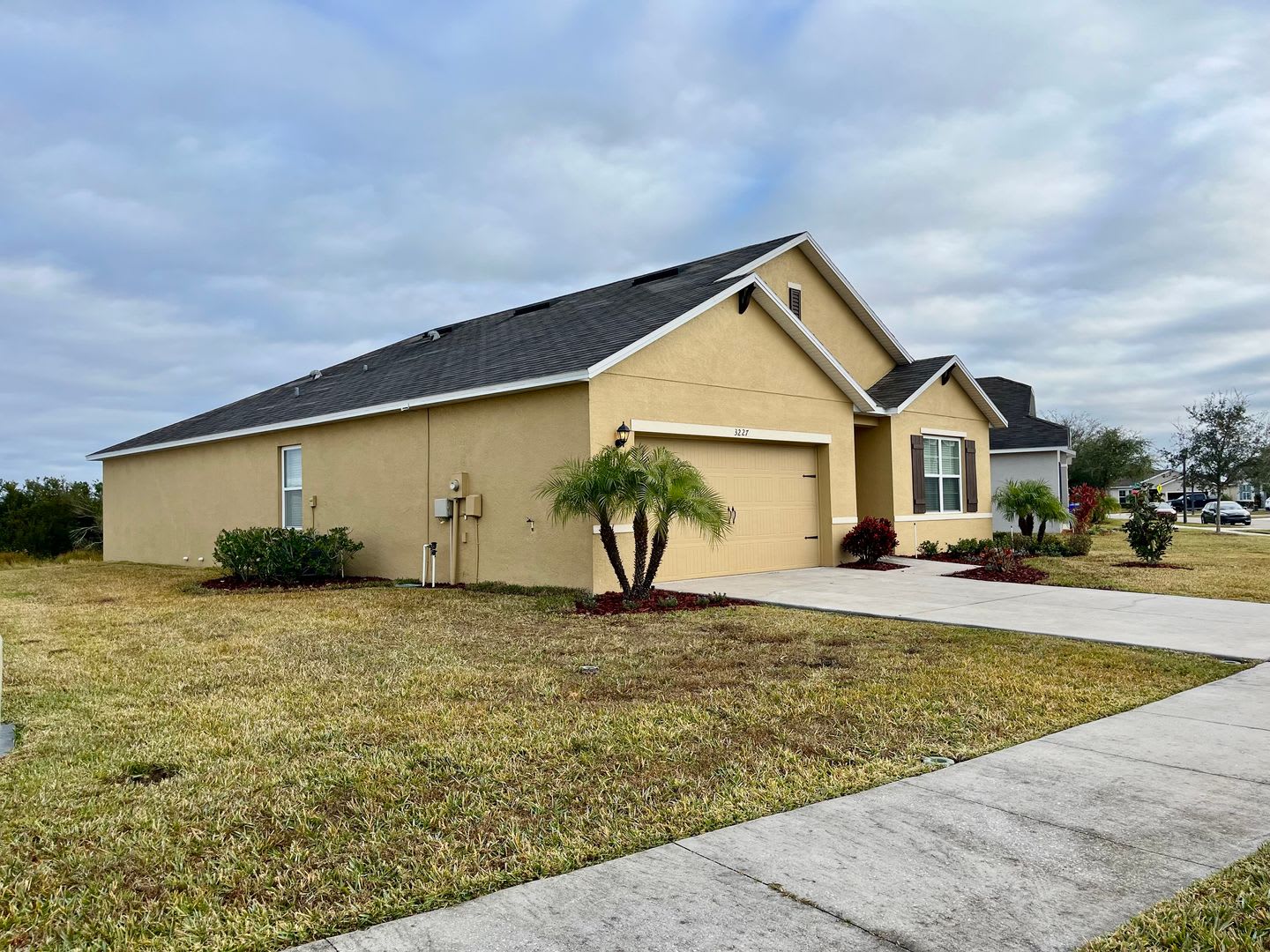 Modern 4 bed/2 bath home with brand-new flooring! – photo 3