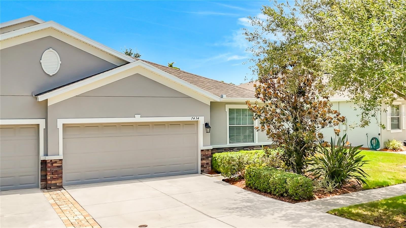 7434 SURREY PINES Drive – photo 1