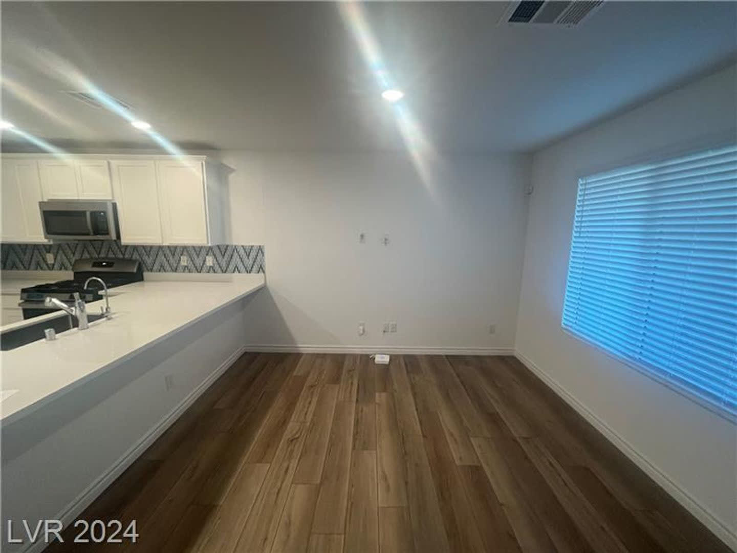 3 bedroom Townhome- Northwest – photo 3