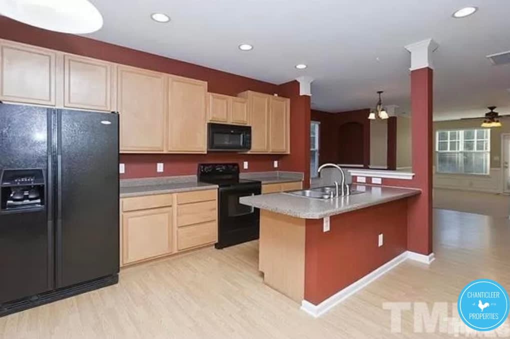 8821 Camden Park Drive – photo 2