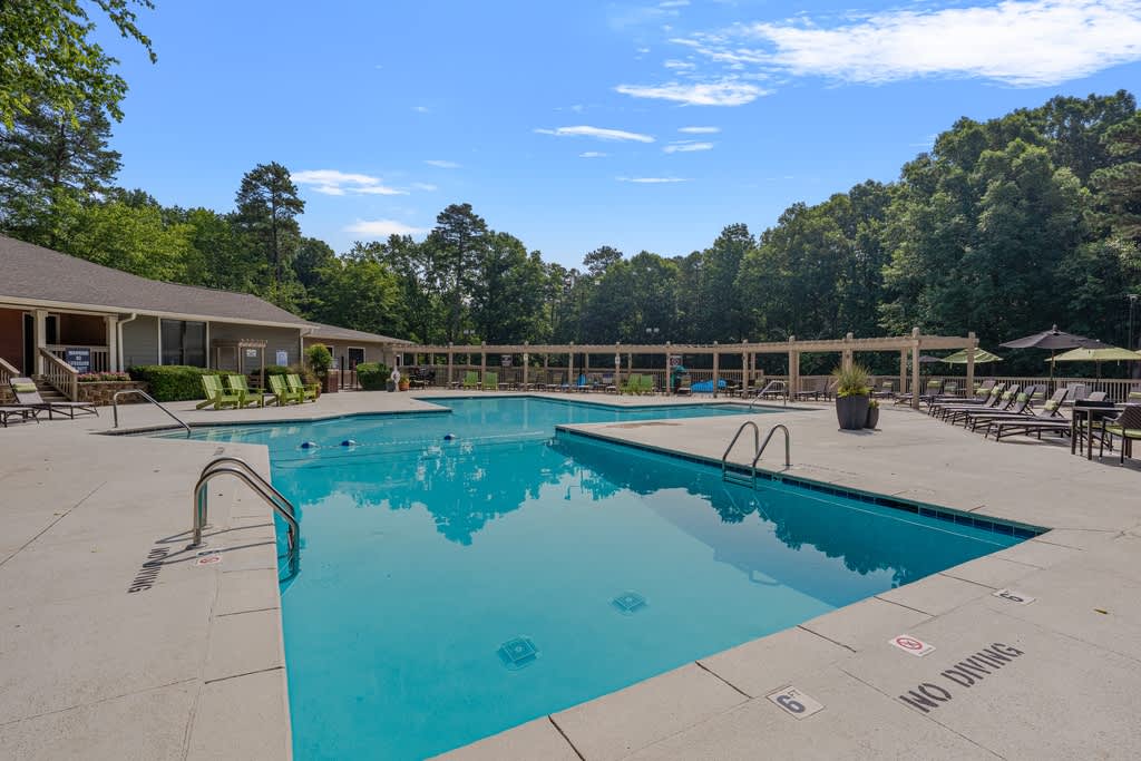 The Retreat at Lake Johnson Apartments – photo 1